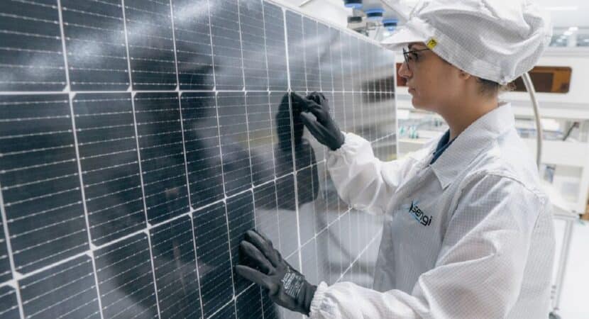 Leia mais sobre o artigo Sengi Solar anuncia nova fábrica de painéis solares em Pernambuco com previsão de empregar 250 pessoas