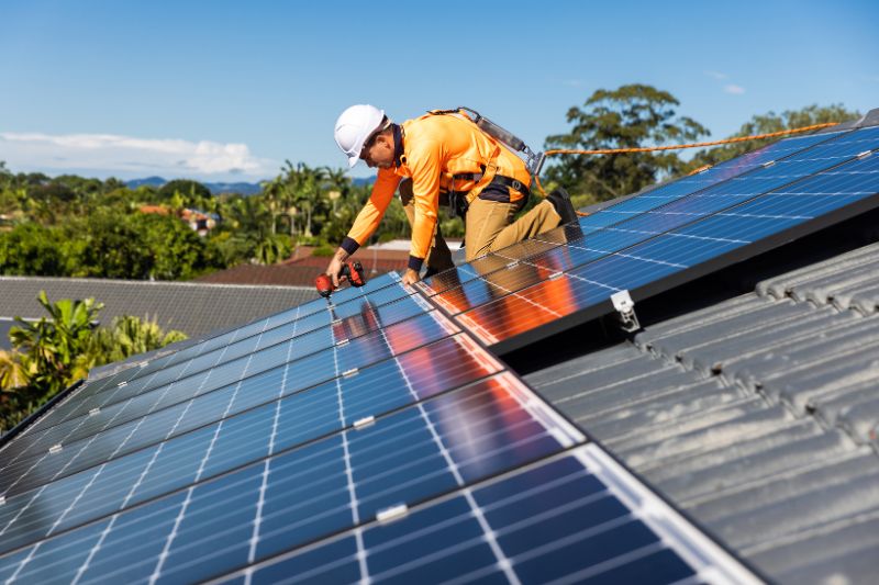 7 Motivos para Investir em Energia Solar e Economizar na Conta de Luz
